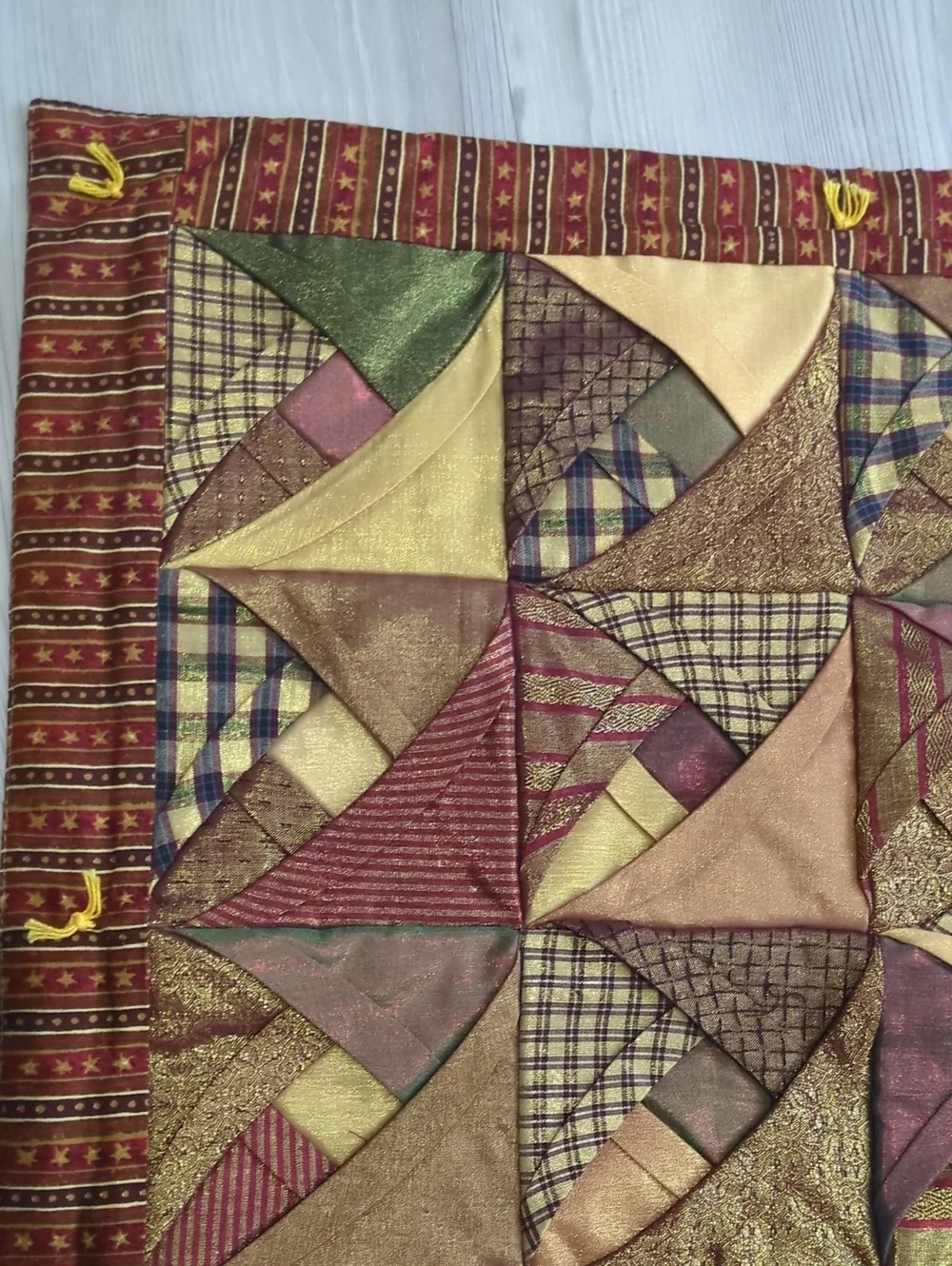Handmade Cathedral Window Quilt Wall Hanging Pillow Cover 21x21 Primitive Countr